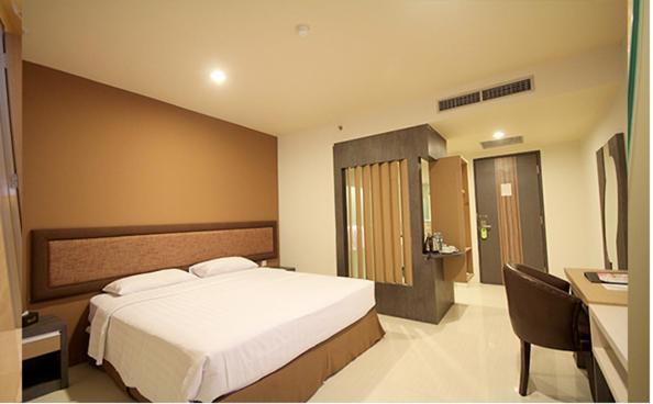 Hotel Olive Tangerang Buitenkant foto