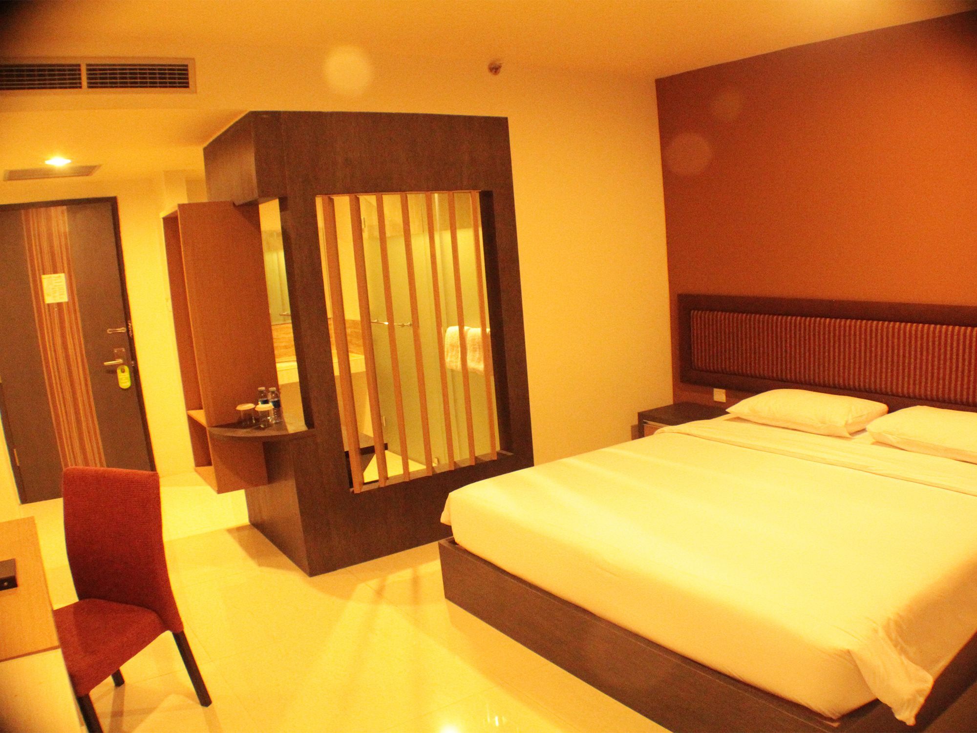 Hotel Olive Tangerang Buitenkant foto